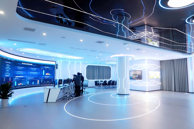 智慧校園大數(shù)據(jù)指揮中心_副本.jpg 智慧校園大數(shù)據(jù)指揮中心_副本.jpg