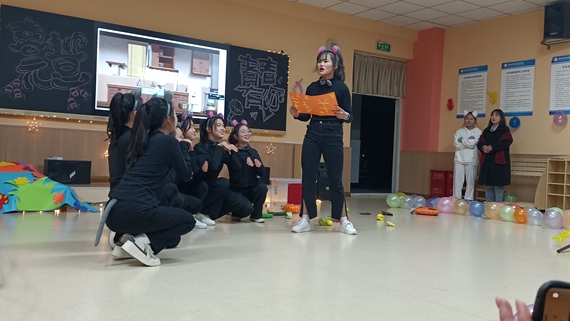 2、兒童劇《貓鼠之夜》 學(xué)校供圖 華龍網(wǎng)發(fā)